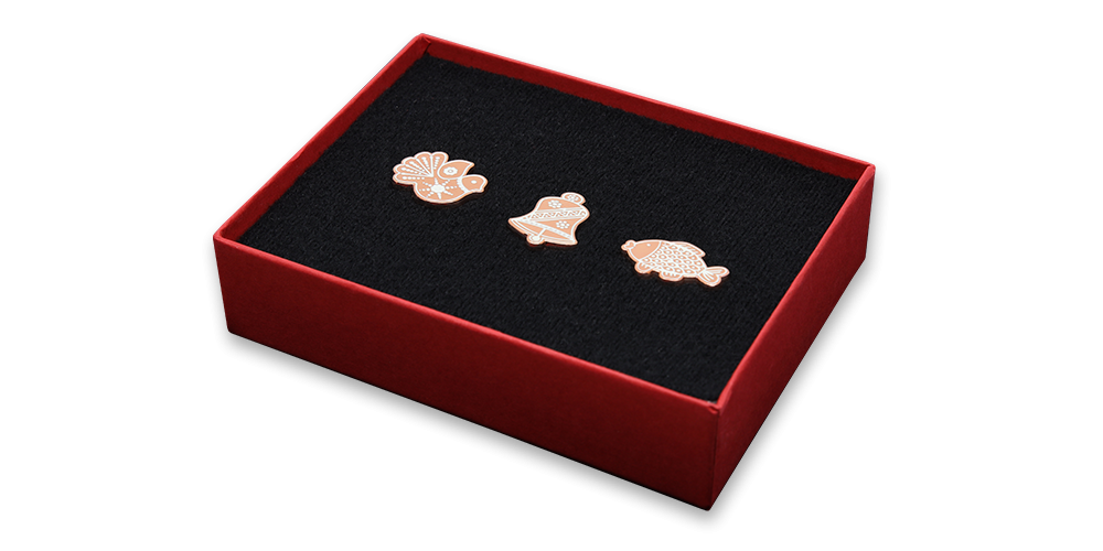 Magyar Éremkibocsátó Kft. - Ünnepi szett 3 rózsaarany bevonatú karácsonyi brossal 